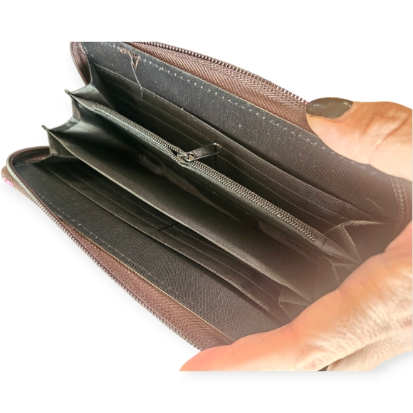 Floral Wristlet - Picture 3 of 3